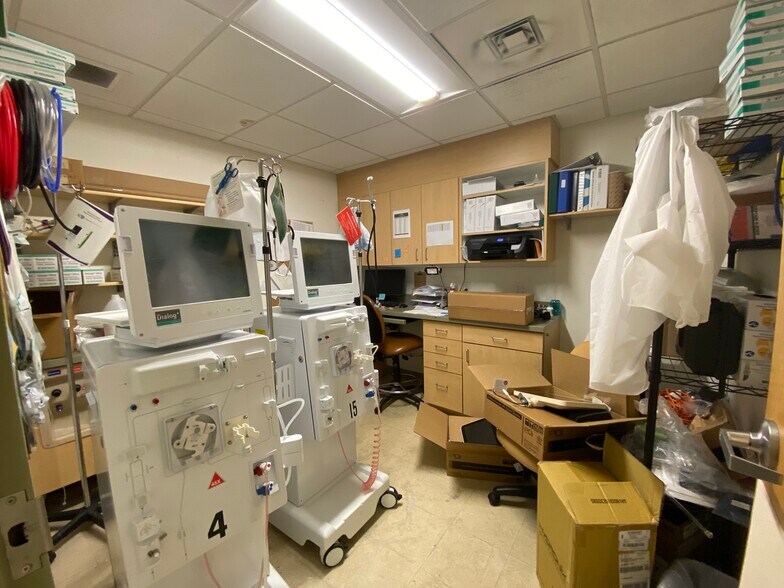 More Photos Of 4311 Old Indiana 261, Newburgh Medical For Sale