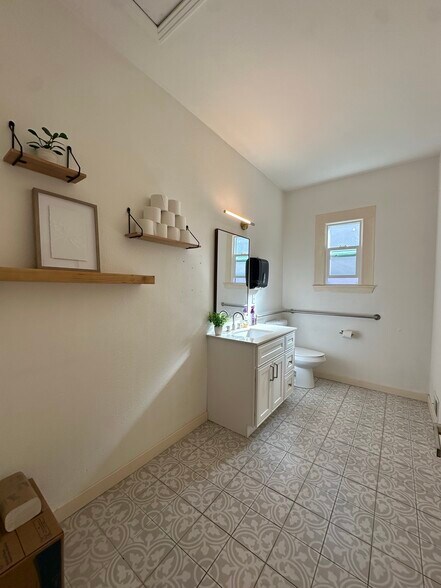 More Photos Of 615 15th St, Modesto Specialty For Sale