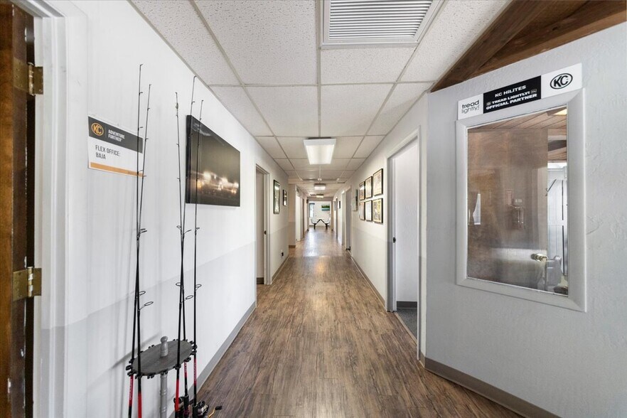 More Photos Of 2843 W Avenida de Luces, Williams Warehouse For Sale