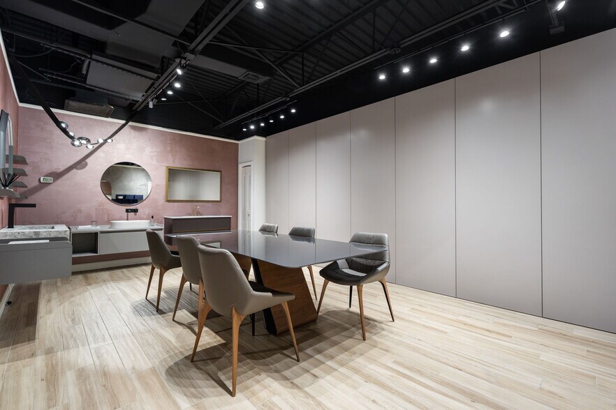 More Photos Of 800 Harbour Dr, Naples Office For Lease