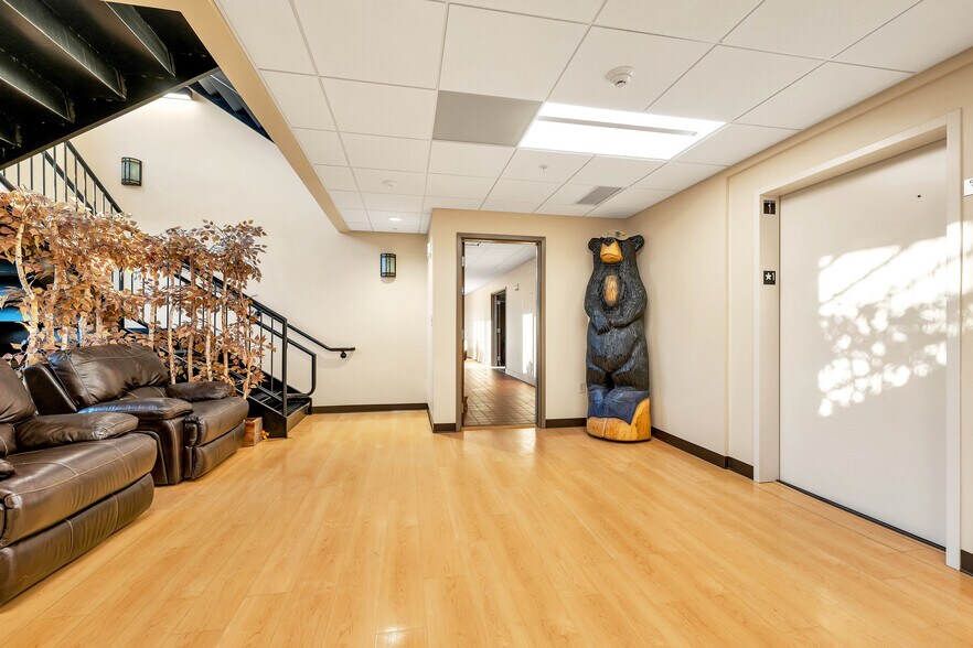 More Photos Of 81 Whittier Hwy, Moultonborough Office For Sale