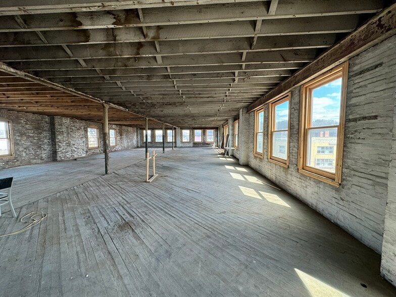 More Photos Of 222 S 3rd St, Ironton Specialty For Sale