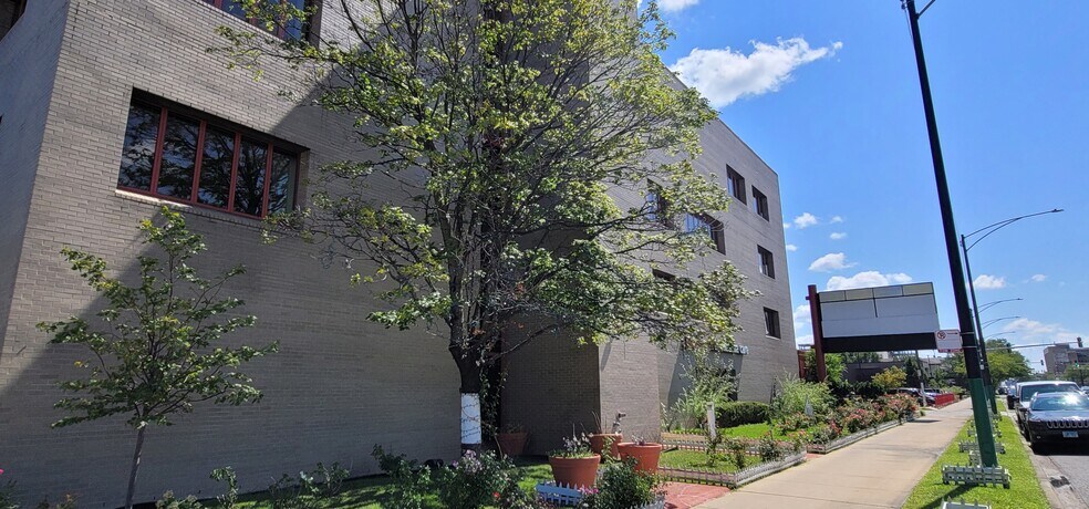 More Photos Of 4211 N Cicero Ave, Chicago Medical For Lease