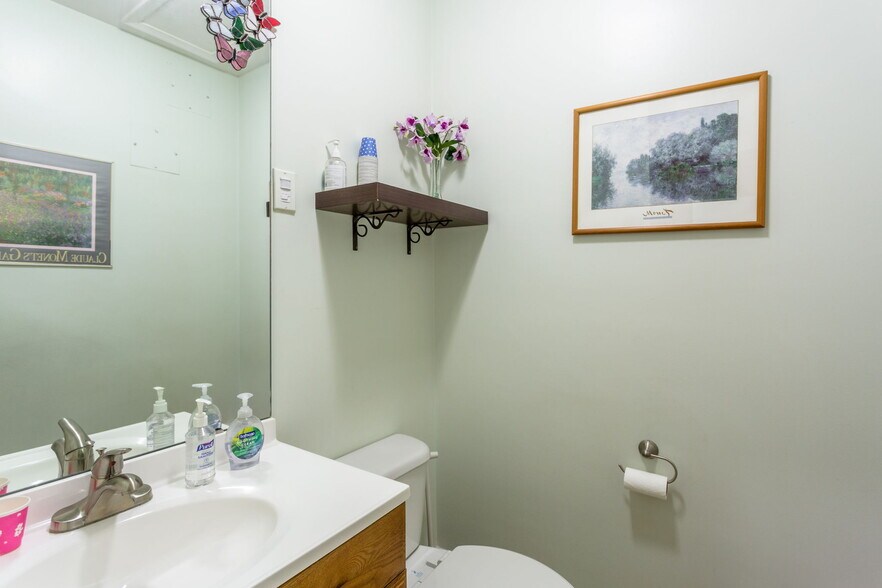 More Photos Of 2408 Hickory St, Staunton Religious Facility For Sale