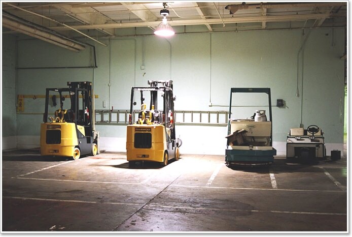 More Photos Of 905 Herring Ave, Wilson Manufacturing For Lease