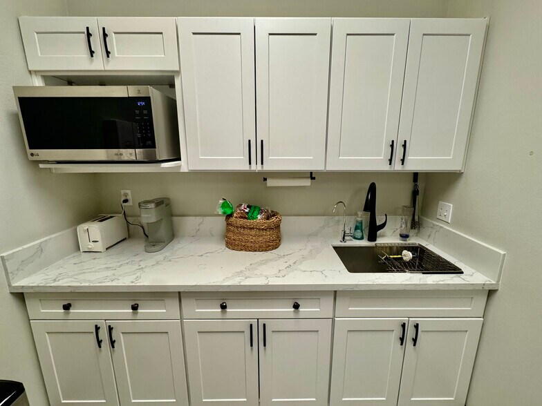 More Photos Of 25096 Jefferson Ave, Murrieta Medical For Sale