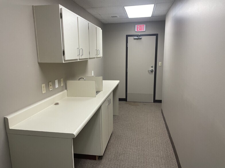 More Photos Of 1 St. Vincent Cir, Little Rock Medical For Lease