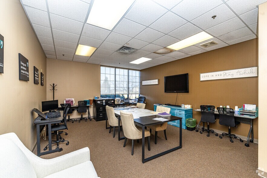 More Photos Of W175N11162 Stonewood Dr, Germantown Health Club For Lease