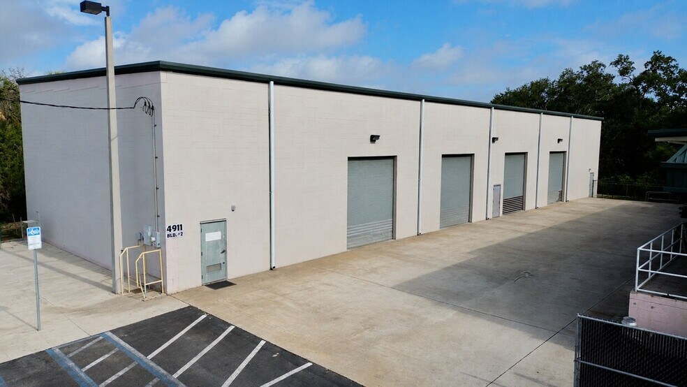 More Photos Of 4911 S 50th St, Tampa Unknown For Lease