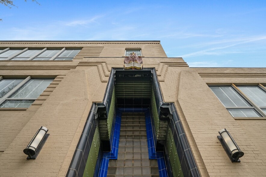 More Photos Of 200 Claremont Ave, Hampton Apartments For Sale