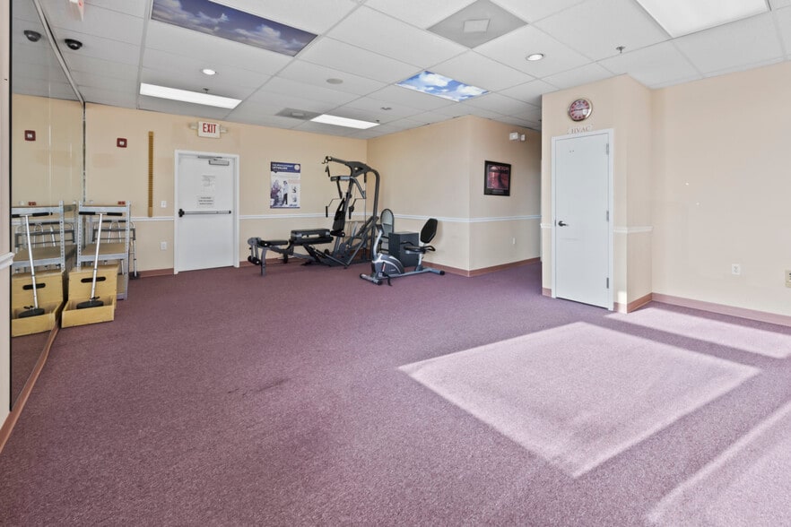 More Photos Of 1374 Whitehorse Hamilton Square Rd, Hamilton Office For Sale