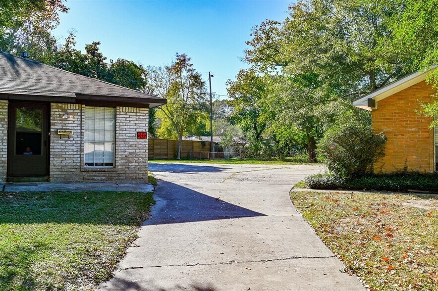 More Photos Of 7315 Housman, Houston Specialty For Sale