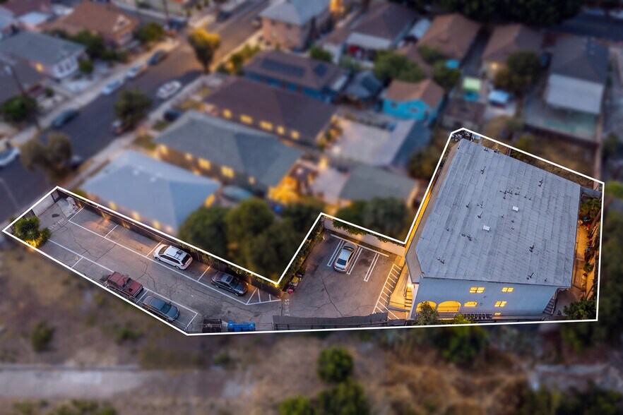 More Photos Of 2104 Mozart St, Los Angeles Apartments For Sale