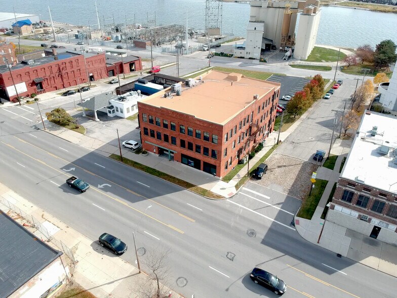 More Photos Of 830 N Summit St, Toledo Office For Lease