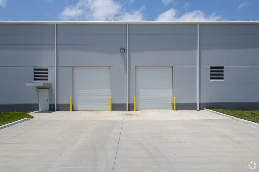 More Photos Of 3703 Cedar Blvd, Baytown Unknown For Lease