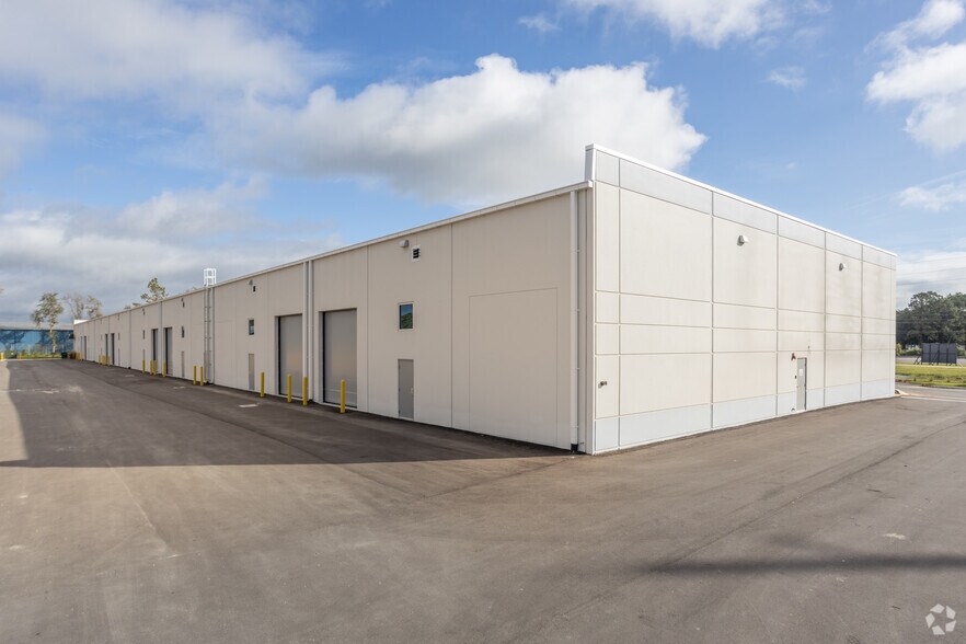 More Photos Of 4465 Collins Rd, Jacksonville Distribution For Lease