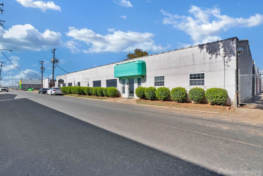 More Photos Of 250 Montgomery St, Shreveport Warehouse For Sale