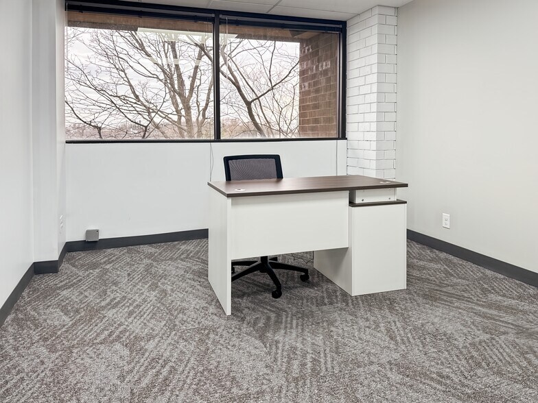 More Photos Of 5000 Cedar Plaza Pky, Saint Louis Coworking Space