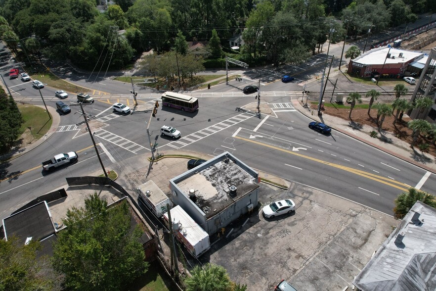 More Photos Of 2705 Bull St, Savannah Freestanding For Lease