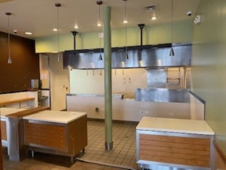 More Photos Of 2565 Sycamore Rd, Dekalb General Retail For Lease