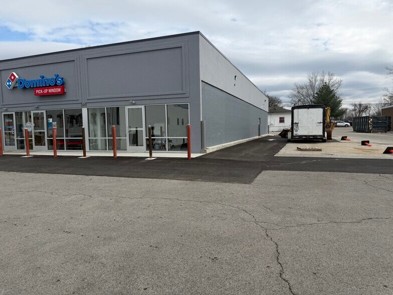 More Photos Of 300 W Main St, Lebanon Freestanding For Lease