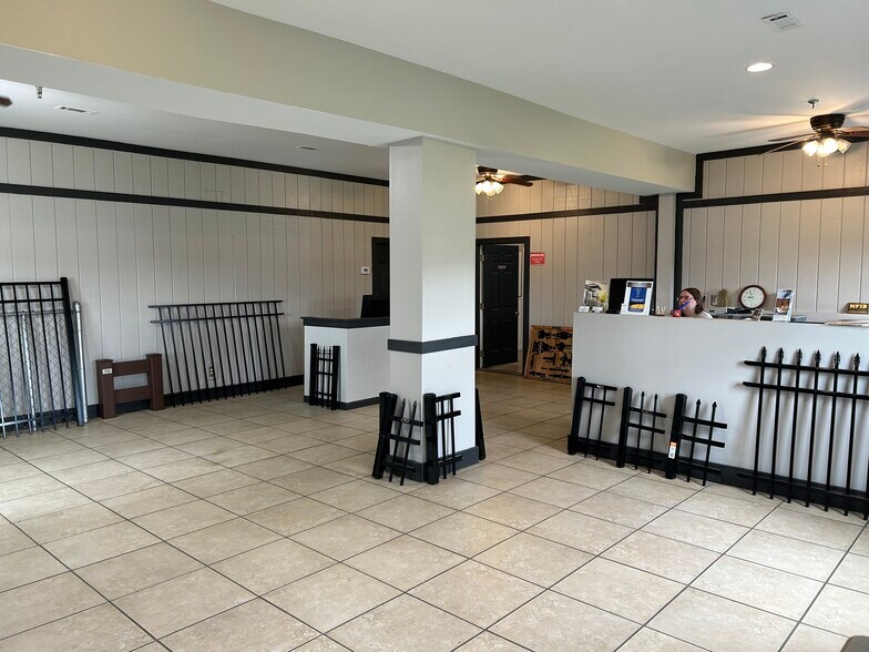 More Photos Of 405 Old Mill Rd, Cartersville Warehouse For Sale