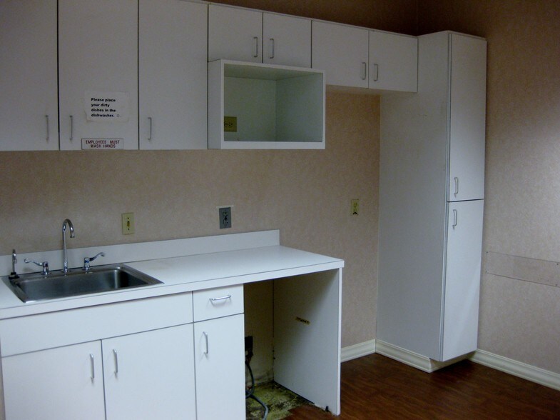 More Photos Of 712 N Washington Ave, Dallas Medical For Lease