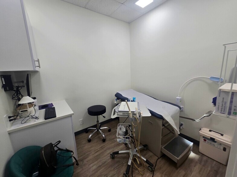 More Photos Of 9530 Queens Blvd, Rego Park Storefront For Sale