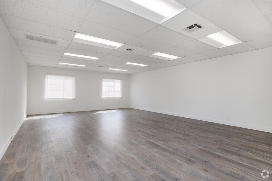More Photos Of 1510-1512 11th St, Santa Monica Telecom Hotel Data Hosting For Lease