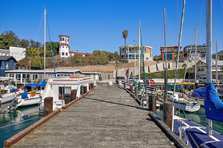 More Photos Of 201 Main St, Morro Bay Marina For Sale