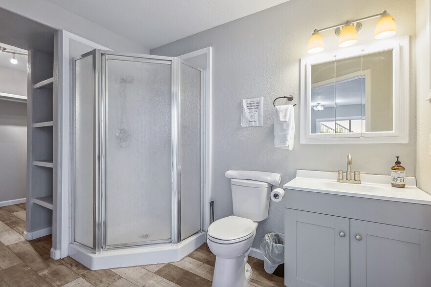More Photos Of 1837 Riverside Dr, Bullhead City Specialty For Sale
