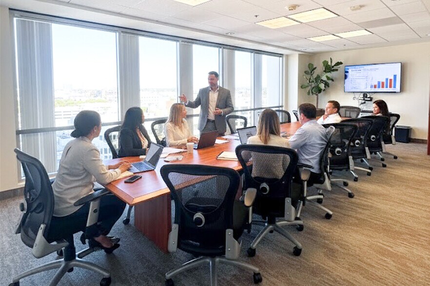 More Photos Of 100 Wilshire Blvd, Santa Monica Coworking Space