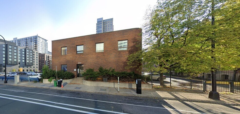 Primary Photo Of 917 S 5th Ave, Minneapolis Light Distribution For Sale