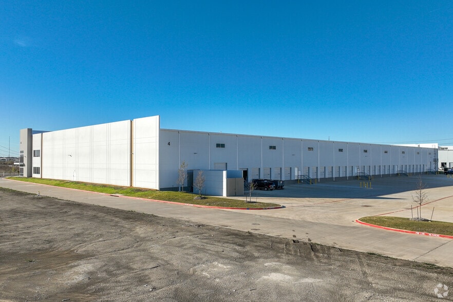 More Photos Of 121 Technology Park, Allen Unknown For Lease