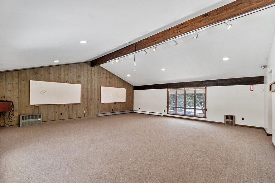 More Photos Of 1980 Lunenburg Rd, Lancaster Loft Creative Space For Lease