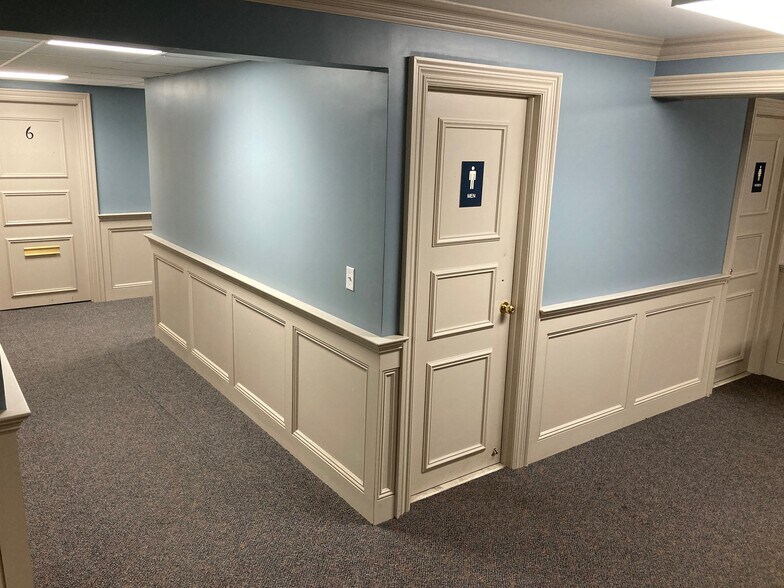 More Photos Of 1341 Hamburg Tpke, Wayne Office For Lease