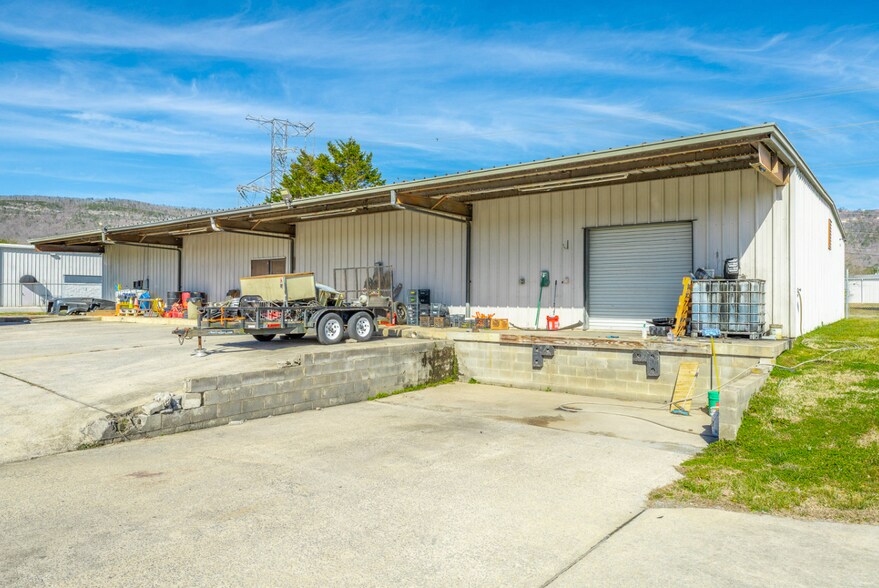 More Photos Of 218 Industrial Park Dr, Soddy Daisy Light Distribution For Sale