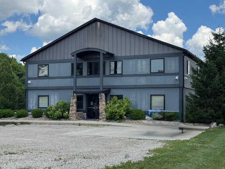 More Photos Of 996 Thornwood Dr, Heath Office For Sale
