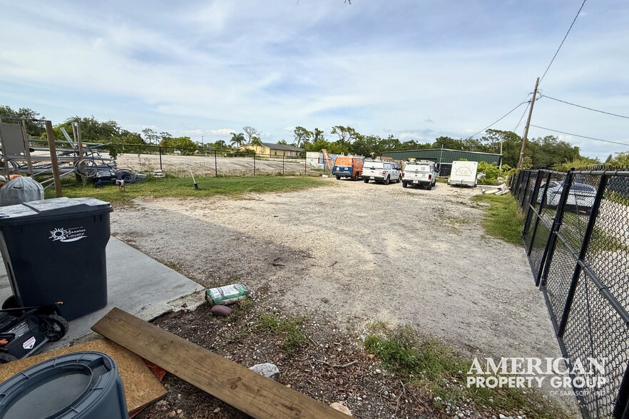 More Photos Of 5011 15th St E, Bradenton Office For Sale