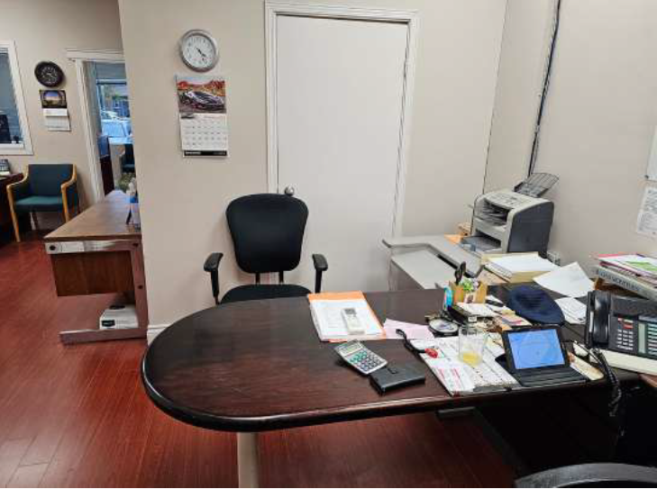 More Photos Of 2355 Derry Rd E, Mississauga Office For Sale