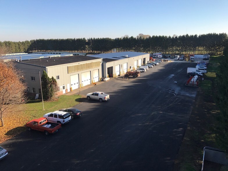 Primary Photo Of 7652 Conifer Ct, De Forest Warehouse For Lease