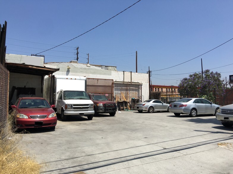 More Photos Of 2824 N Main St, Los Angeles Manufacturing For Sale