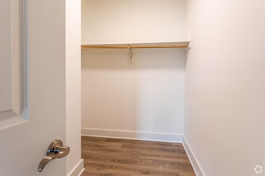 More Photos Of 1025 Raritan Rd, Clark Apartments For Sale