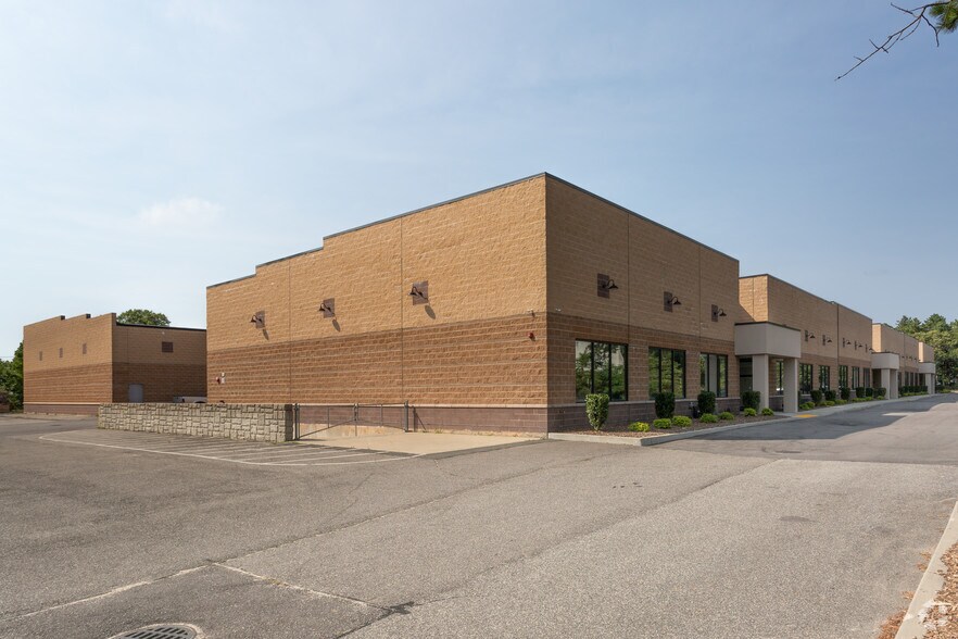 More Photos Of 78 Horseblock Rd, Yaphank Warehouse For Lease
