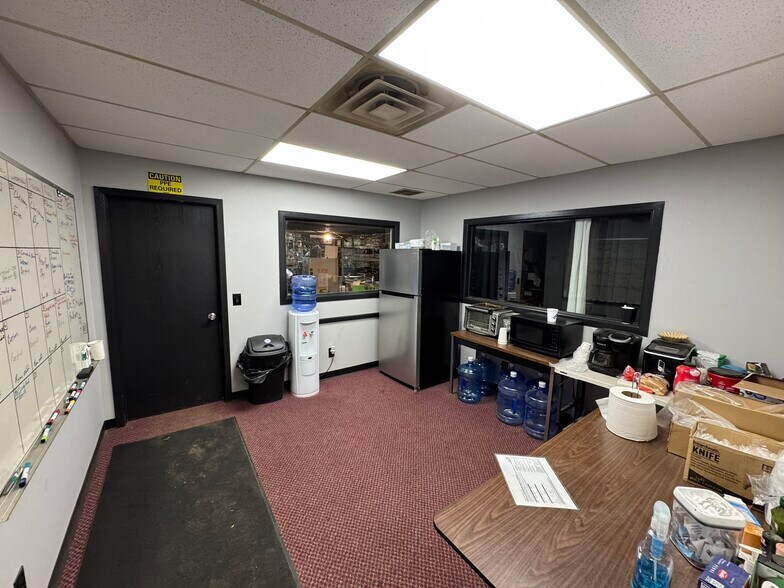 More Photos Of 2110 Jefferson St, Wisconsin Rapids Warehouse For Lease