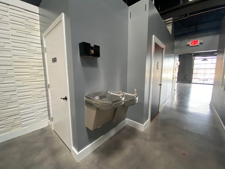 More Photos Of 1422 Woodmont Ln NW, Atlanta Showroom For Sale