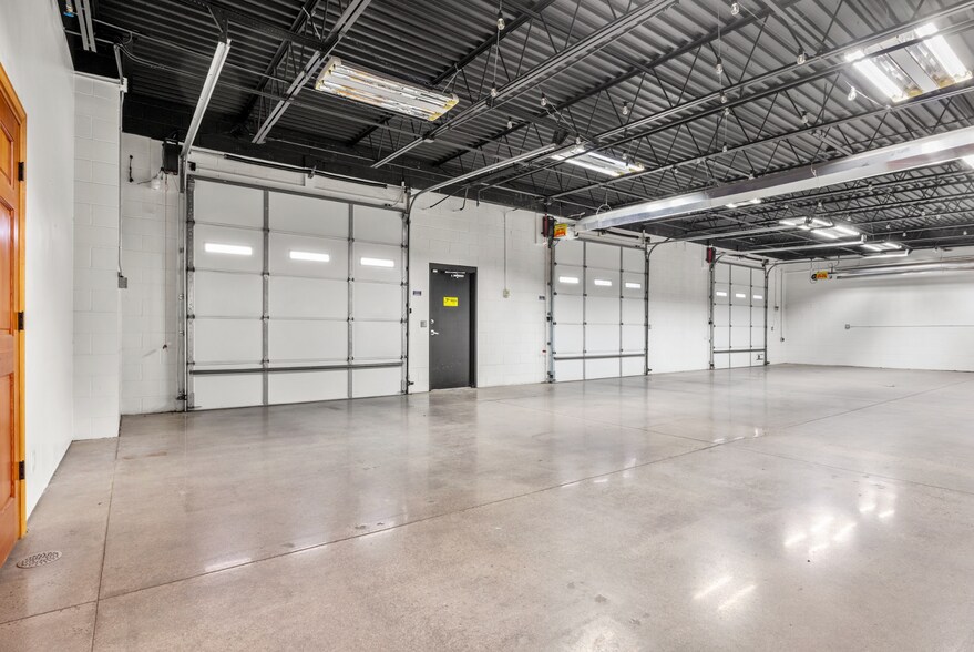 More Photos Of 738 Castleton Rd, Castle Rock Warehouse For Lease