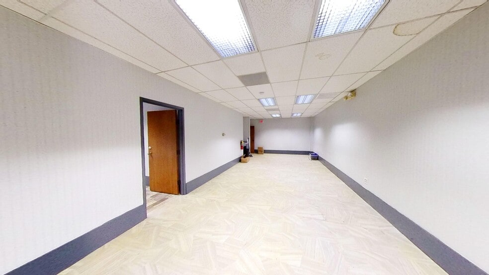 More Photos Of 3201 Atlanta Industrial Pky NW, Atlanta Light Distribution For Lease