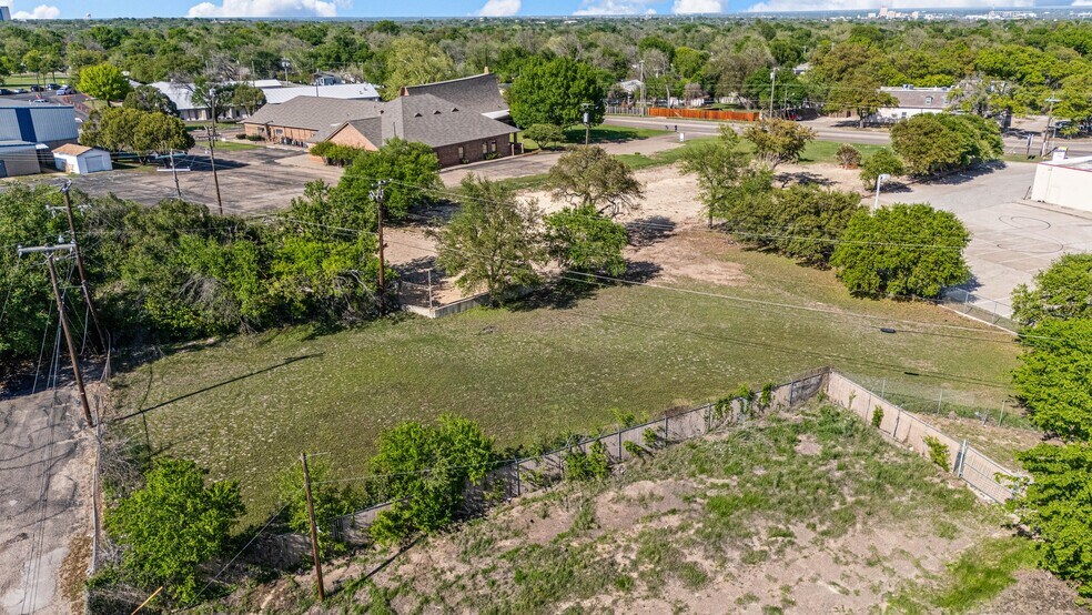 More Photos Of 720 N New Rd, Waco Land For Sale