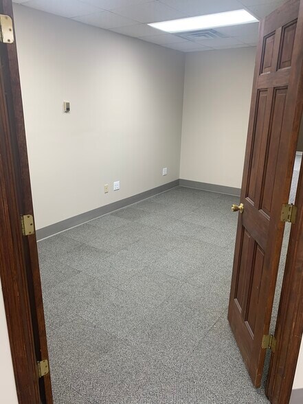 More Photos Of 25000 N River Rd, Harrison Township General Retail For Lease